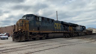 CSX 5272 leads M326 thru Grandville, MI! 10/28/21