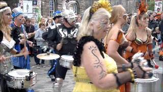 Wasamba at Edinburgh Fringe Festival performing on the Royal Mile