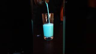 Cool Blue Mocktail Recipe #party #drink #mixing #lemon #7up #ice #freshjuice #recipe