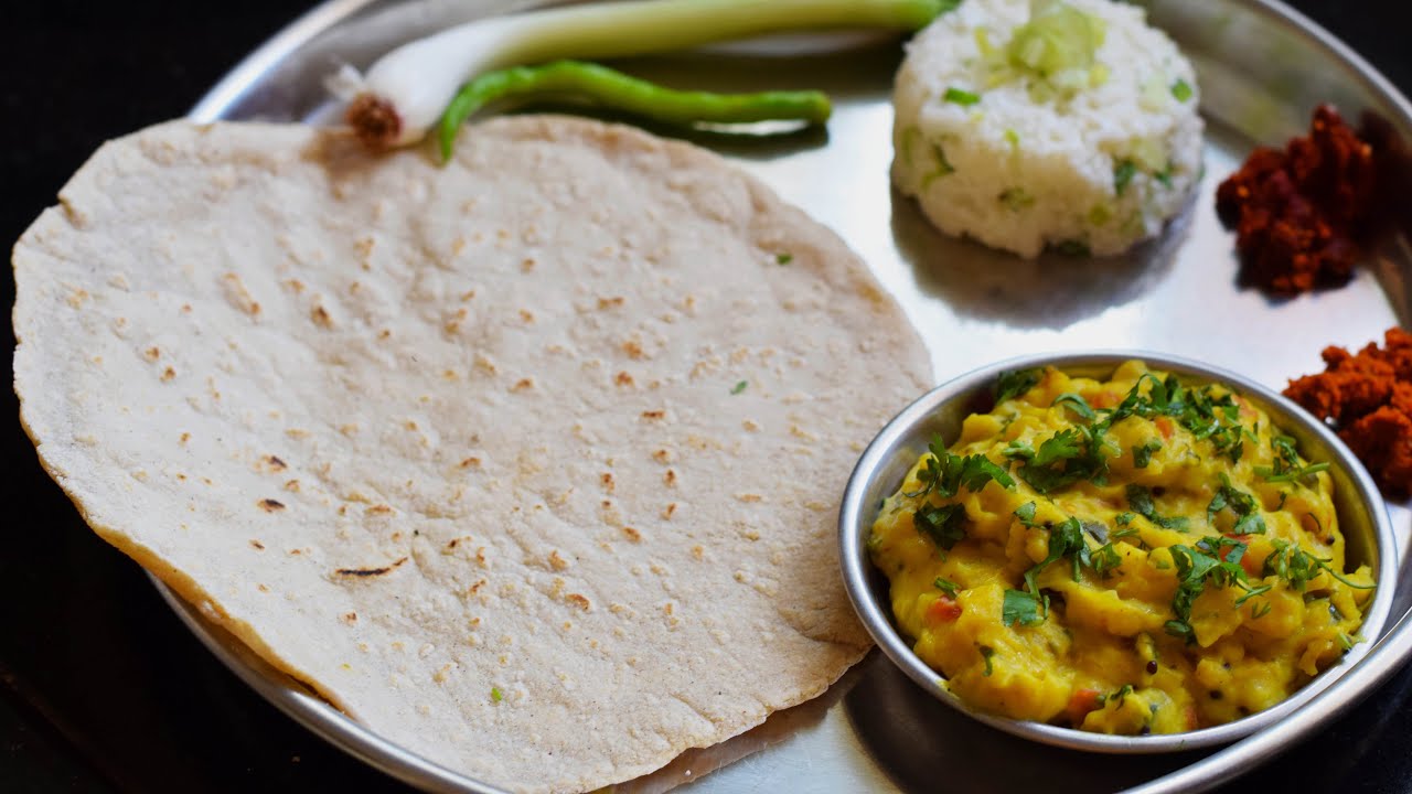 Pithla Bhakri | Maharashtrian Pithla Bhakri | How To Make Pithla Bhakri ...