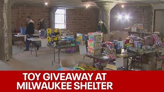 Toy giveaway at Milwaukee homeless shelter | FOX6 News Milwaukee