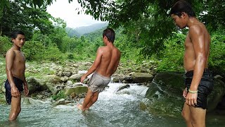 River Swimming Nepal Part:- 1🏊️ 🇳🇵|| Swimming In Raining Season || Nepali Village lifestyle 🇳🇵🇳🇵🇳🇵||