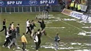 1998.AIK Hammarby.0-1.Supportrar.Stormar.Planen.Canal+