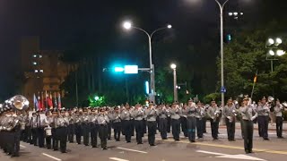 2021 09 29 110年國慶大會 國防部示範樂隊聯合三軍樂儀隊 府前第二次夜校第一次進場（一）