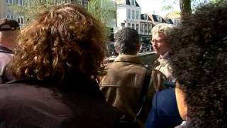 GPTV:Burgemeester Crone op multiculturele wandeling door Leeuwarden