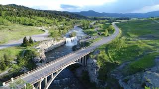 Lundbreck Falls , Alberta.