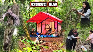 Camping hujan deras// Sa'at bersantai ular besar melintas nyaris masuk shalter.