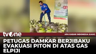 Evakuasi Ular Piton di Tumpukan Gas Elpiji 3 Kg, Petugas Damkar Terjatuh | AKIS tvOne