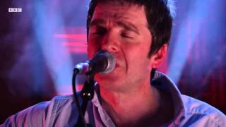 Noel Gallagher - Wonderwall (Radio 2 In Concert)