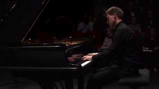 V. Gryaznov plays Tchaikovsky's Romeo and Juliet