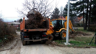 Bagerski utovar i odvoz biljnog-zelenog otpada,Novi Sad 062 830 8390 WWW.KOSENJE.COM