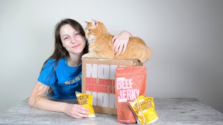 Nom Nom Cat Food Review (We Tried It)