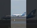 Prime Air 737 and Alaska E175 Parallel Landing