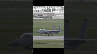 嘉手納基地に緊張が走る！F-15戦闘機の緊急着陸 / USAF F-15 EAGLE Emergency Landing!! #shorts #emergency