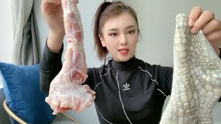 115买了条鳄鱼腿，没想到鳄鱼还能这样做，口感细腻外脆里嫩真香【莹莹】