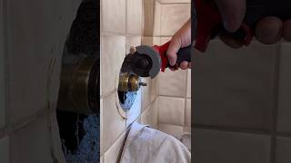 how to remove delta 600 series retaining nut #plumber #plumbing #diy