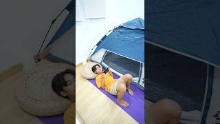 Ziyan Bikin Tenda Camping di Rumah