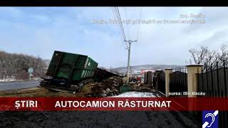 Autocamion răsturnat