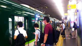 京阪13000系準急出町柳行き京橋駅到着・発車(一般発車メロディー)