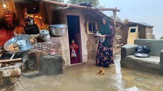 Fighting the rain: The daily life of a single mother and her daughter