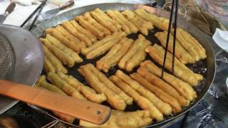 FOOD OF HK: Chinese fried bread stick (油炸鬼)