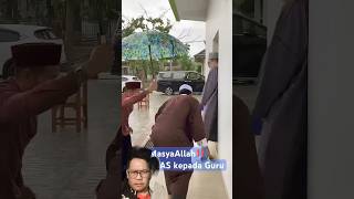 Masyaallah adab UAS pada gurunya