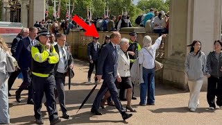 Nobody expected Prince Edward to arrive at Buckingham Palace like this...