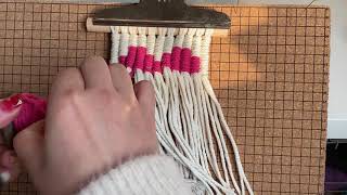 Macrame tapestry tutorial-Vertical single half hitch knot-Vertical clove hitch-heart pattern