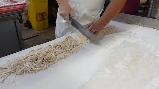 홍두깨칼국수 온양온천시장 명물 Korean Handmade Chopped Noodles Called Kalguksu, Korean street Food