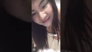 នារីខ្មែរងូតទឹកស្រាតហើយ live videos ទៀត។