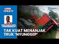 Mobil Truk Terjungkal di Simpang Kuda Sei Panas, Kota Batam