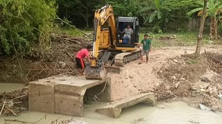 odong odong mobil bego mini excavator angkat box culvert dari sungai