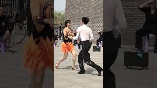 #舞台无处不在 #舞蹈达人 #顶尖舞者 #爱舞蹈爱生活 #dance #funny #chinesegirl #douyin #抖音 #舞蹈 #抖音 #舞蹈 #tango #music #duet