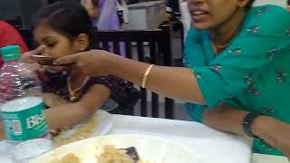 ഹോട്ടലിൽ ഭക്ഷണം കഴിക്കുന്ന വീഡിയോ,Video of eating at the hotel