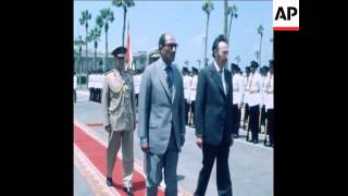 SYND 27 7 77 PRESIDENT BOUMEDIENNE LEAVING ALEXANDRIA AFTER MEETING PRESIDENT SADAT