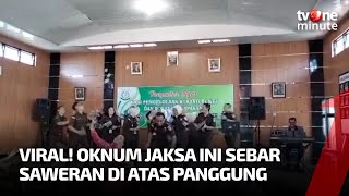 VIRAL! Jaksa di Lahat Lakukan Saweran Kertas yang Diduga Uang | tvOne Minute