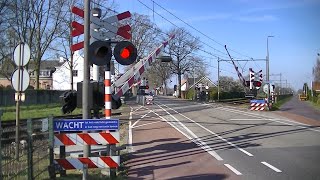 Spoorwegovergang Heerle // Dutch railroad crossing