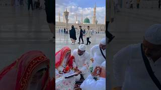 देखें मदीना शऱीफ में निक़ाह हो रहा है Madina Shareef Saudi Arabia #shorts #umrah #viralvideo