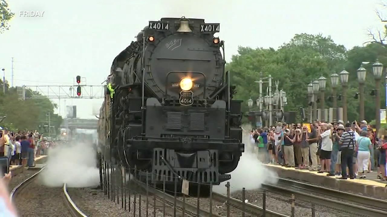 BIG BOY: World's Largest Steam Locomotive Leaves Chicago Area - YouTube