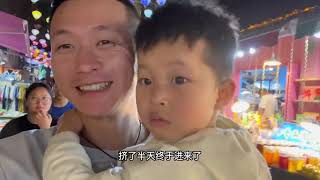 和老婆去逛西双版纳夜市，美女太多了，儿子：在看，我告诉妈妈！ #婚后日常 #夫妻日常 #vlog旅行记