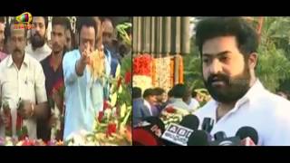 JR NTR Gets Emotional At NTR Ghat | Pays Homage To NTR On 21st Commemoration Day | Mango News