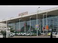 a polícia a bloquear acesso ao aeroporto