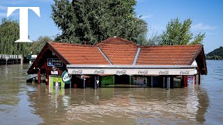 River Danube breaches banks as flood tide hits Budapest