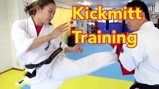 Karate Girl Kickmitt Training 空手女子 キックミットトレーニング