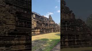 ប្រាសាទនៅឯអង្គរវត្ត Angkor Wat temple #cambodia #angkorwat #nature #travel #newday #sr #history