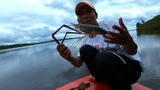 Perahu baru bawa hoki, baru 2 kali mancing panen terus, langsung masak gulai belacan saat hujan