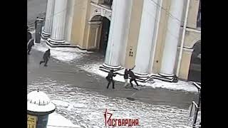 The heroic deed of an OMON officer of the #Russian Guard in St. Petersburg