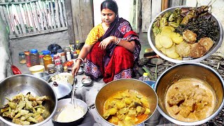 অনেক কিছু রান্না করলাম, ভাজাভুজি, সবজি তরকারি, চাটনি, পাঁপড়, পায়েস ইত্যাদি। নিরামিষ রান্না স্পেশাল।