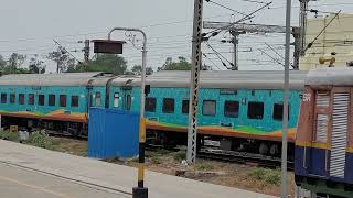 SMVT Bengaluru - Agartala Humsafar Express 12503 Arrival at KATPADI Junction