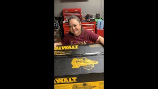 Unboxing a DeWalt DW788 Scroll Saw